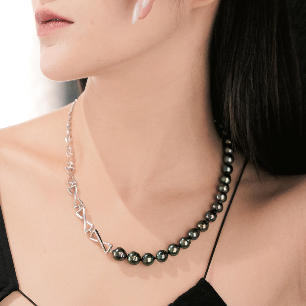 Abyss Necklace In Silver With Tahiti Black Pearl